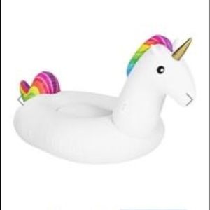 Giant unicorn float